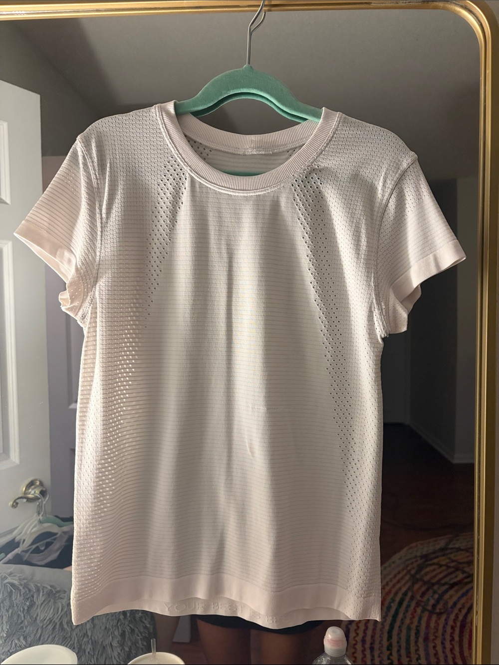 Light Pink Women’s Short Sleeve Athletic Top